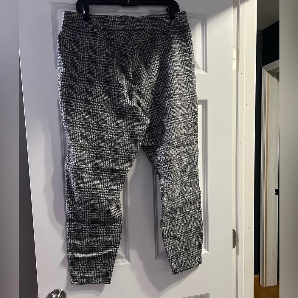 Lightly Worn! Women’s Nanette XL Gray and White Metallic Straight Leg Work Pants - Picture 5 of 6